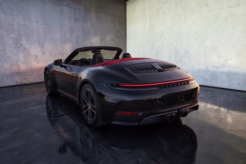 Porsche 911 Carrera Cabriolet — 2